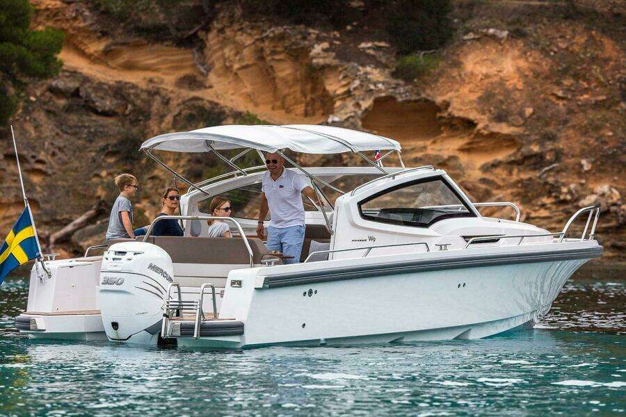 30ft Nimbus Yacht For Sale