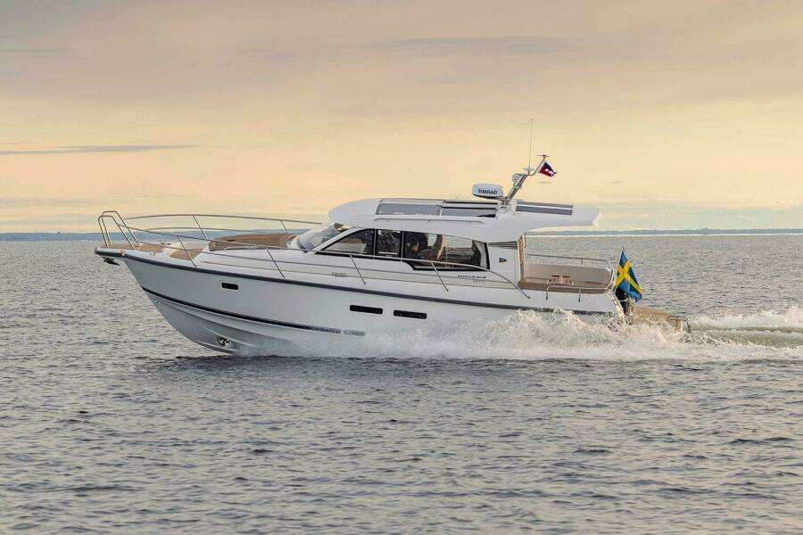 37ft Nimbus Yacht For Sale