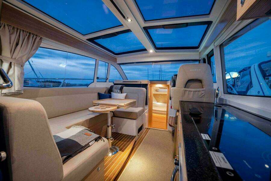 37ft Nimbus Yacht For Sale