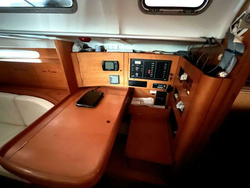 JEB 3 40ft Beneteau Yacht For Sale