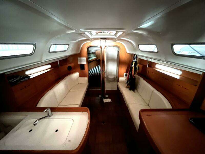 JEB 3 40ft Beneteau Yacht For Sale