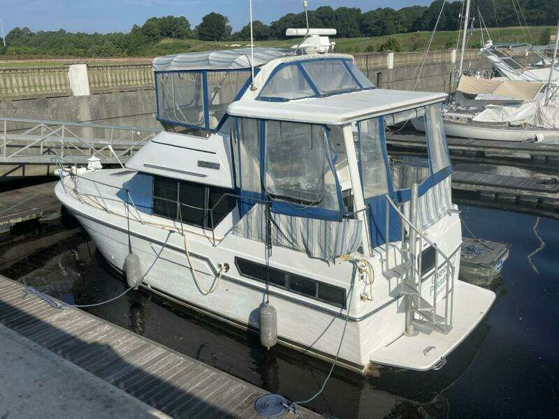 Carmina Purrana 33ft Carver Yacht For Sale