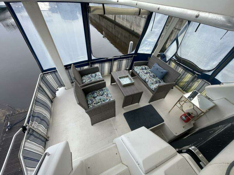 Carmina Purrana 33ft Carver Yacht For Sale