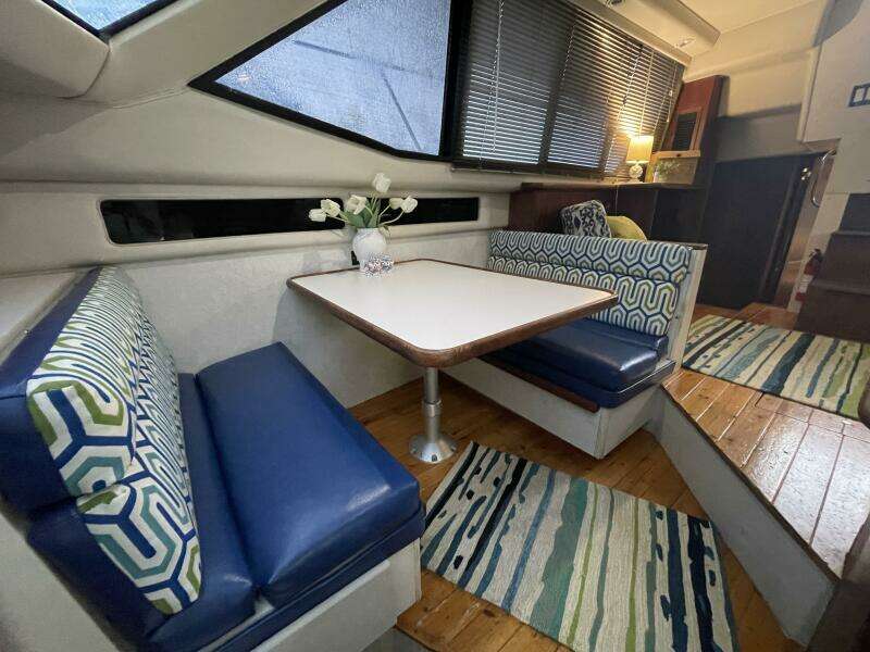 Carmina Purrana 33ft Carver Yacht For Sale