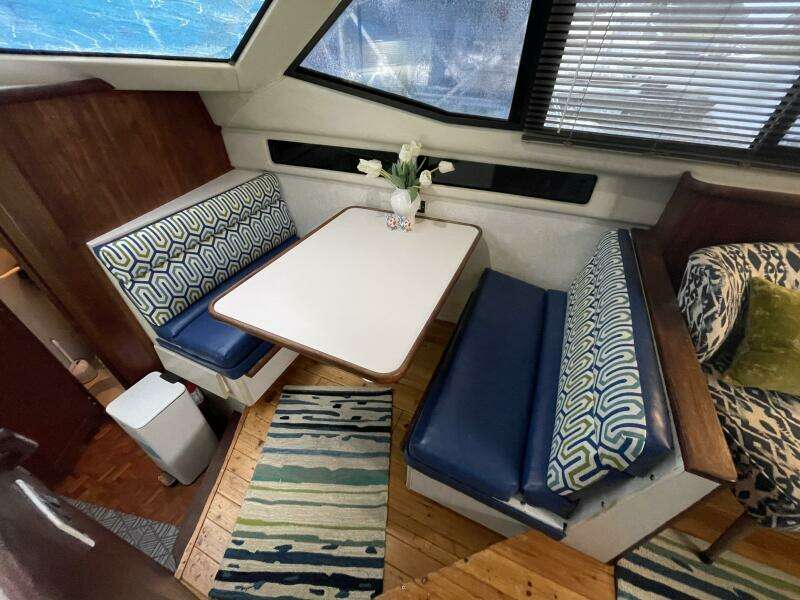 Carmina Purrana 33ft Carver Yacht For Sale