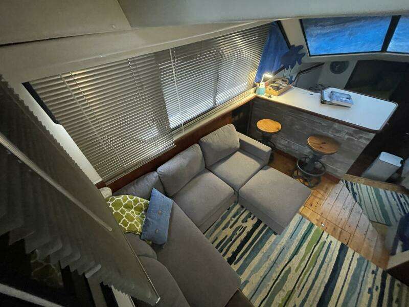 Carmina Purrana 33ft Carver Yacht For Sale