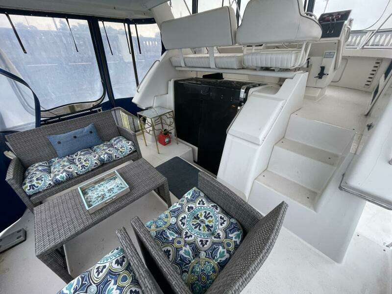 Carmina Purrana 33ft Carver Yacht For Sale