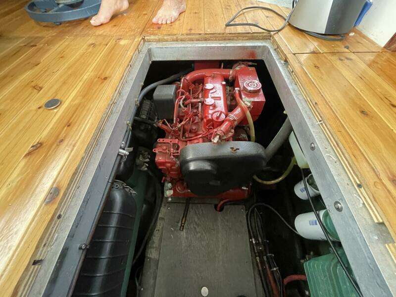 Carmina Purrana 33ft Carver Yacht For Sale