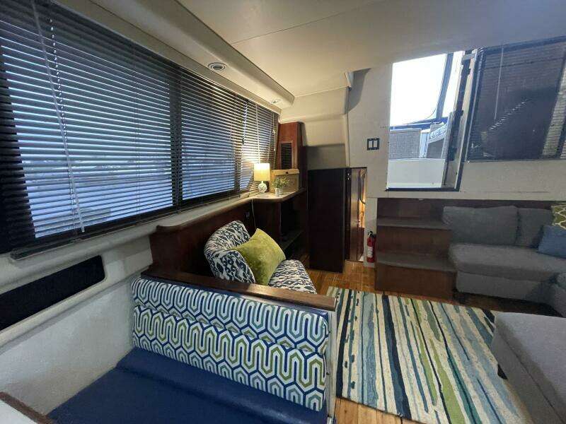 Carmina Purrana 33ft Carver Yacht For Sale