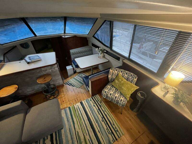 Carmina Purrana 33ft Carver Yacht For Sale