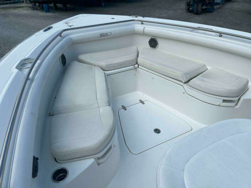 2014 Boston Whaler 350 Outrage Bow Seating looking Starboard
