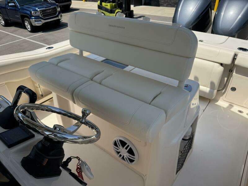 27ft Grady White Yacht For Sale
