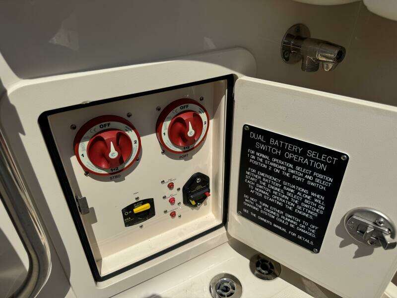 27ft Grady White Yacht For Sale