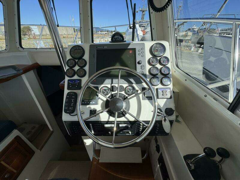 GOLDEN TROLL 30ft Ocean Sport Yacht For Sale