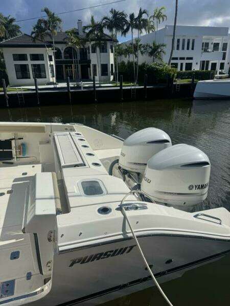 32ft Pursuit Yacht For Sale
