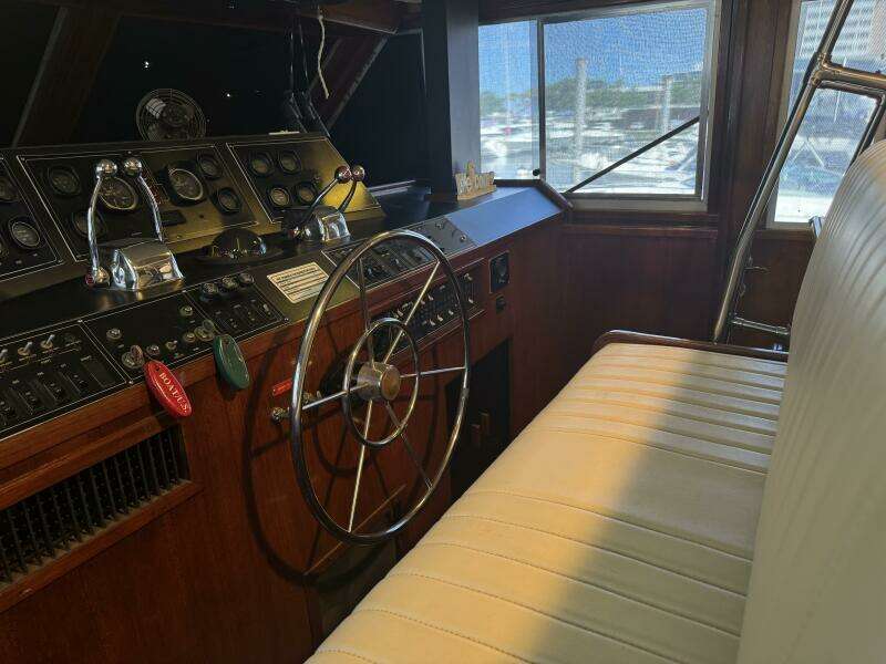 50ft Chris Craft Yacht For Sale