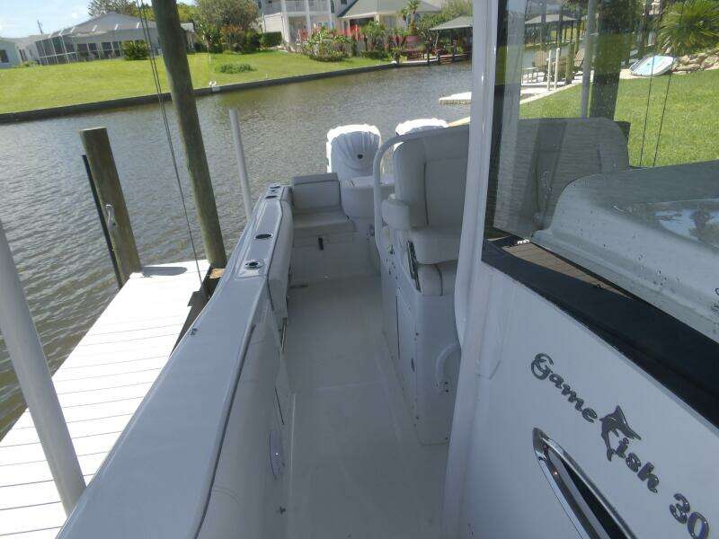 30ft Sea Hunt Yacht For Sale