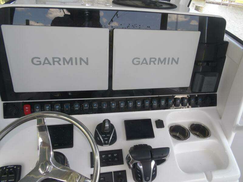 30ft Sea Hunt Yacht For Sale