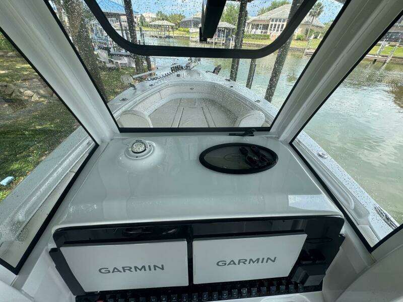 30ft Sea Hunt Yacht For Sale
