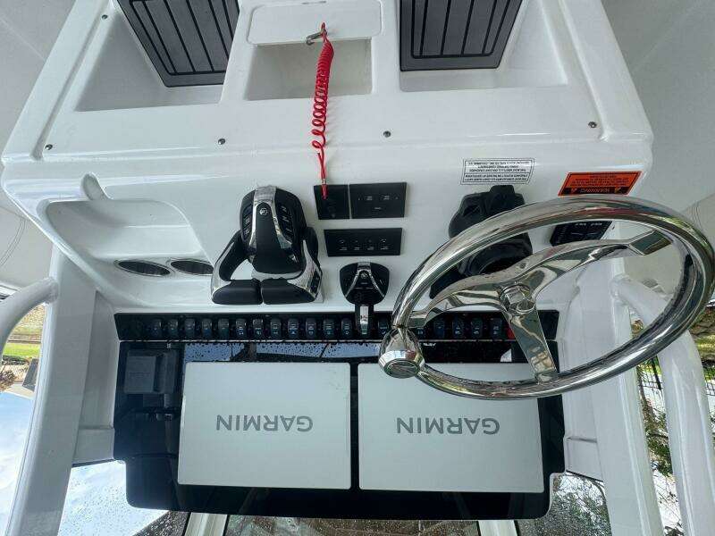 30ft Sea Hunt Yacht For Sale