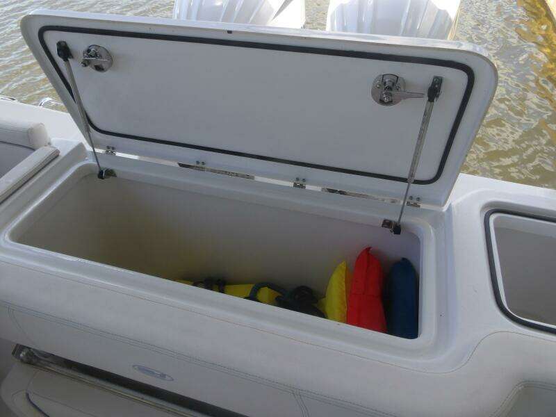 30ft Sea Hunt Yacht For Sale