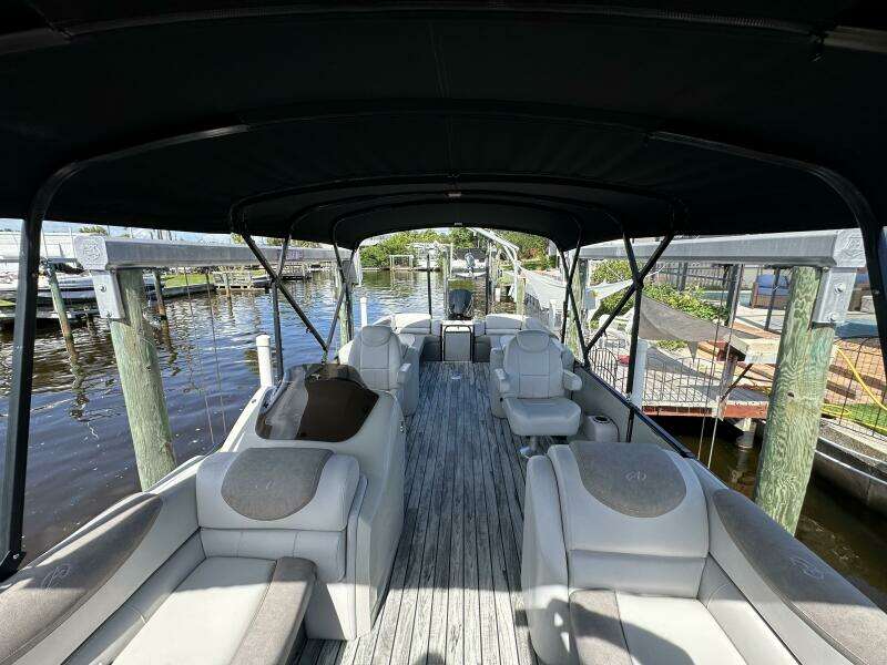 25ft Avalon Yacht For Sale