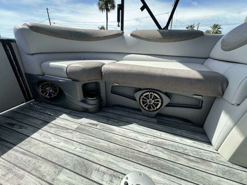 25ft Avalon Yacht For Sale