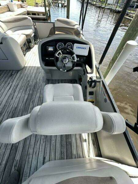 25ft Avalon Yacht For Sale