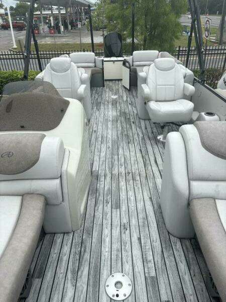 25ft Avalon Yacht For Sale