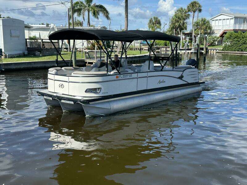 25ft Avalon Yacht For Sale