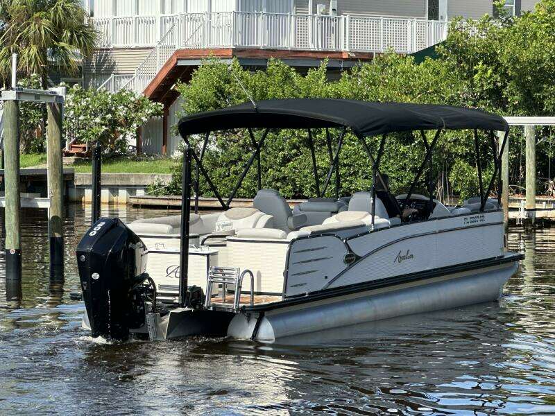 25ft Avalon Yacht For Sale