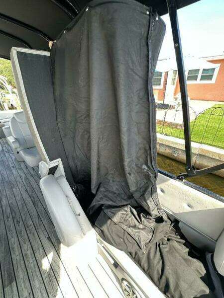 25ft Avalon Yacht For Sale