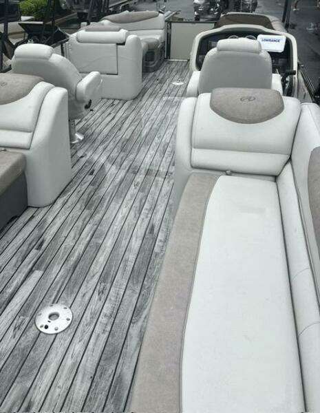 25ft Avalon Yacht For Sale