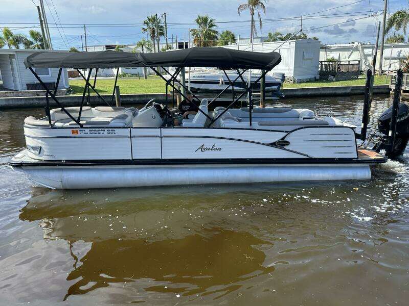 25ft Avalon Yacht For Sale