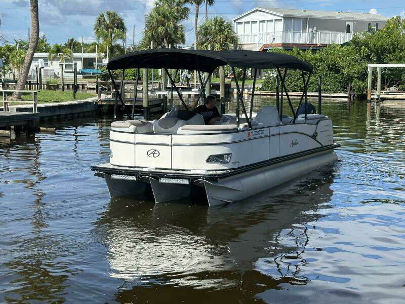 25ft Avalon Yacht For Sale