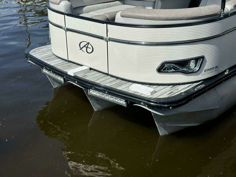 25ft Avalon Yacht For Sale