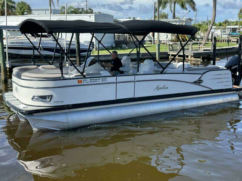 25ft Avalon Yacht For Sale