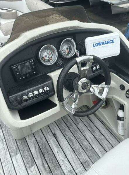 25ft Avalon Yacht For Sale
