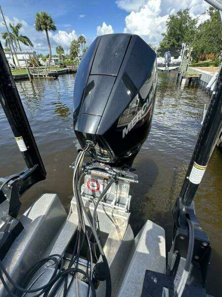 25ft Avalon Yacht For Sale
