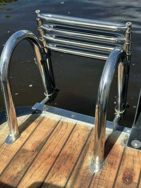 25ft Avalon Yacht For Sale