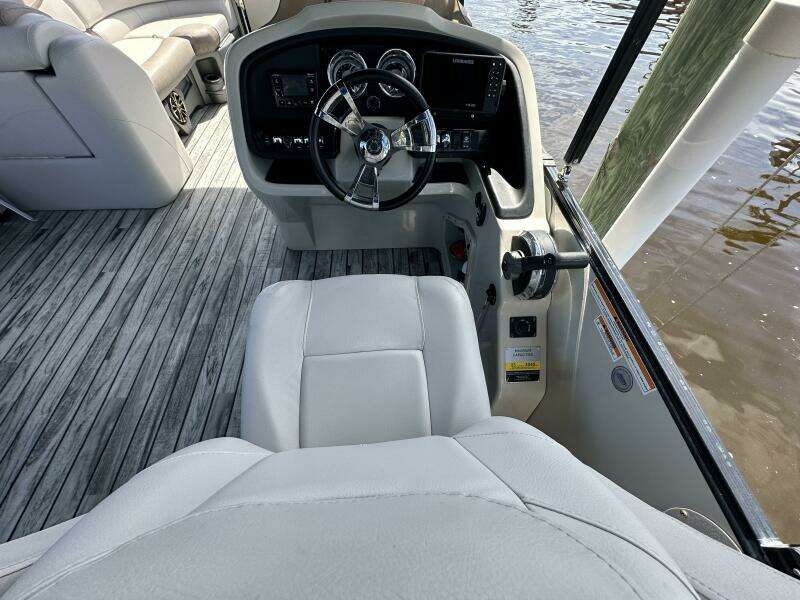 25ft Avalon Yacht For Sale