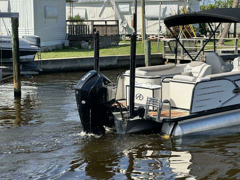 25ft Avalon Yacht For Sale