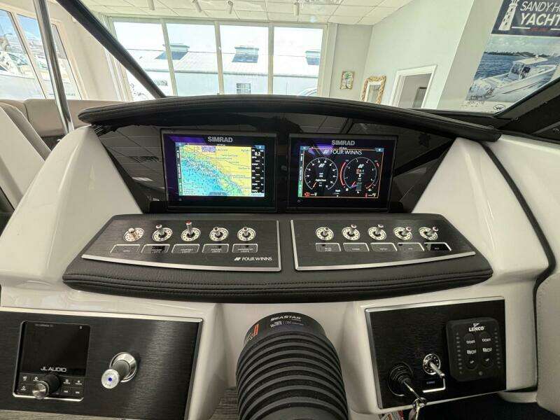 22ft Four Winns Yacht For Sale