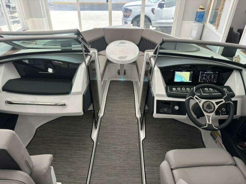 22ft Four Winns Yacht For Sale