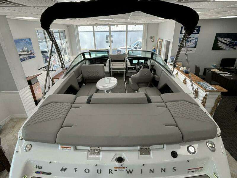 22ft Four Winns Yacht For Sale