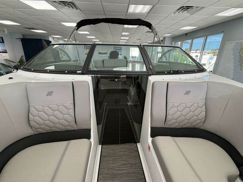 22ft Four Winns Yacht For Sale
