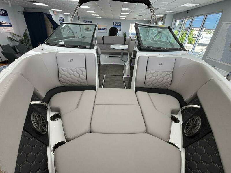 22ft Four Winns Yacht For Sale
