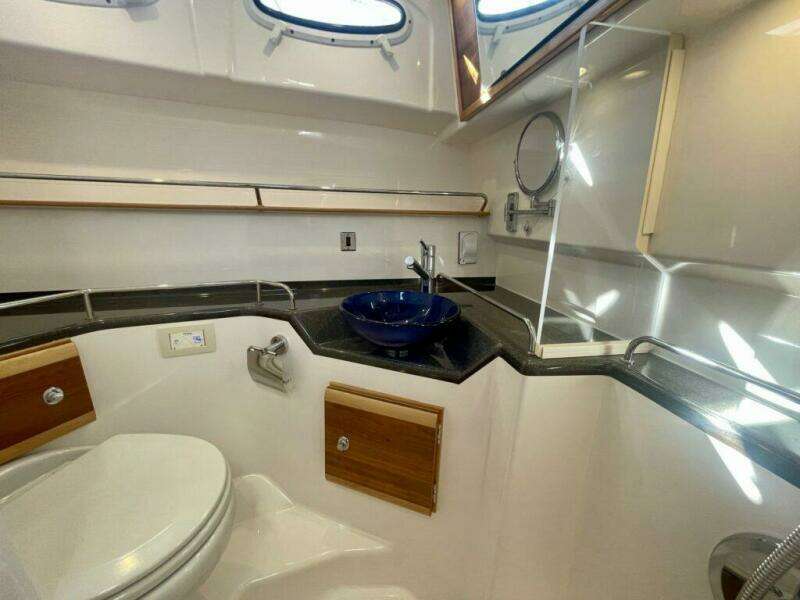 30ft Cutwater Yacht For Sale