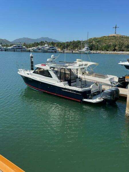 30ft Cutwater Yacht For Sale