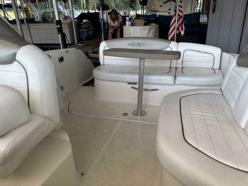 29ft Sea Ray Yacht For Sale